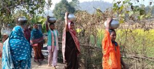 in the vilage of latehar the people using well water it makes people ill.